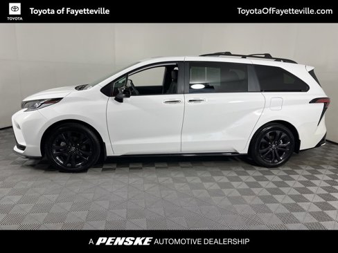 Certified 2025 Toyota Sienna XSE image 2