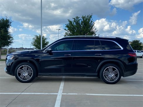 Used 2025 Mercedes-Benz GLS 450 4MATIC image 11