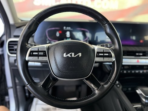 Used 2023 Kia Telluride EX w/ EX Captain's Chair Package image 27