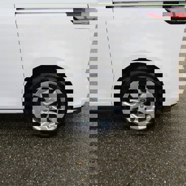 New 2025 Volkswagen ID. Buzz Pro S image 5