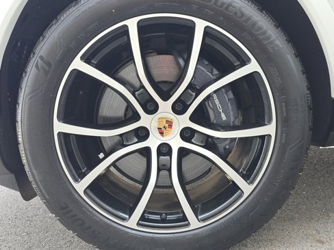 New 2025 Porsche Cayenne image 12