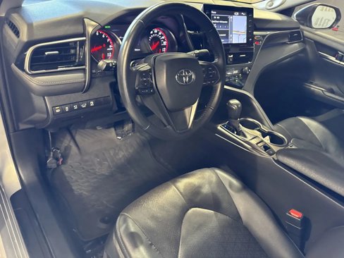 Used 2023 Toyota Camry XSE image 9