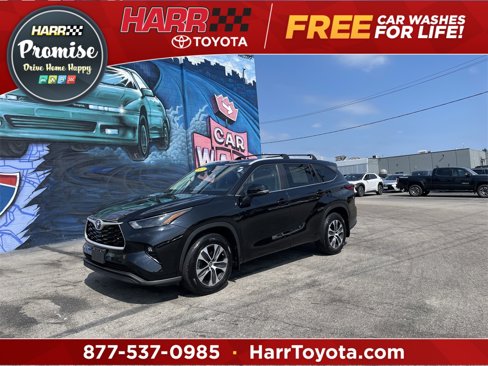 Used 2023 Toyota Highlander XLE image 1