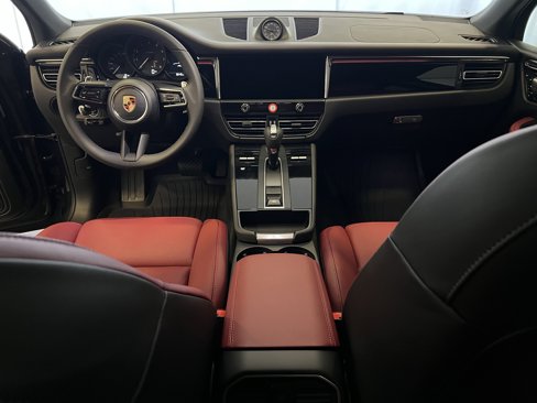 New 2026 Porsche Macan image 17