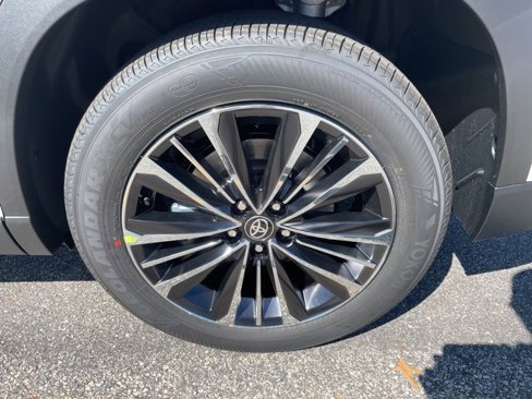 New 2026 Toyota Grand Highlander AWD Hybrid image 9
