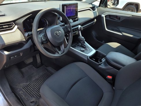 Used 2023 Toyota RAV4 LE image 10