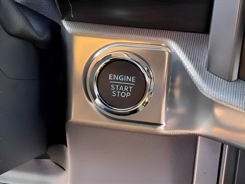New 2025 Ford F150 Lariat w/ Equipment Group 501A Mid image 23