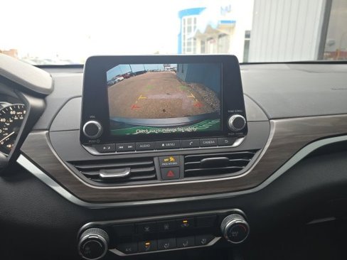 Used 2023 Nissan Altima 2.5 SV image 15