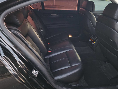 Used 2012 BMW 750Li image 25