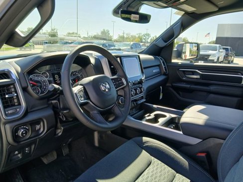 New 2026 RAM 1500 4x4 Crew Cab image 9