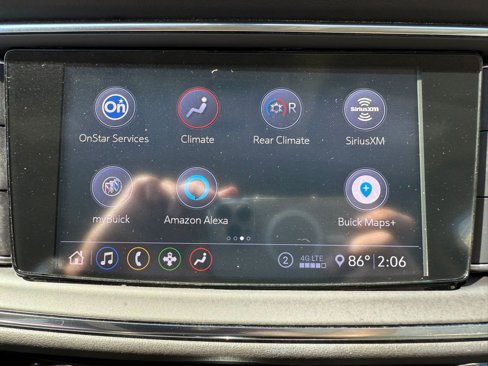Used 2021 Buick Enclave Essence image 27