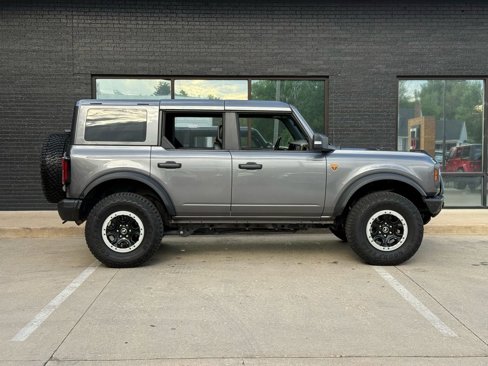 Used 2021 Ford Bronco Badlands image 11