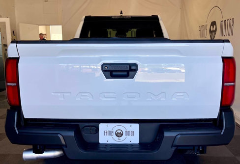 Used 2024 Toyota Tacoma SR image 4