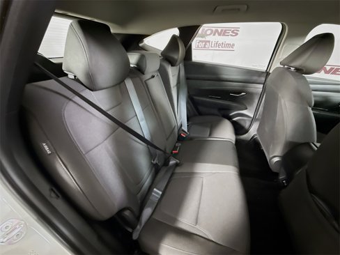 Certified 2025 Hyundai Tucson SE image 30