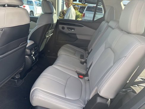 Used 2025 Honda Pilot EX-L image 15