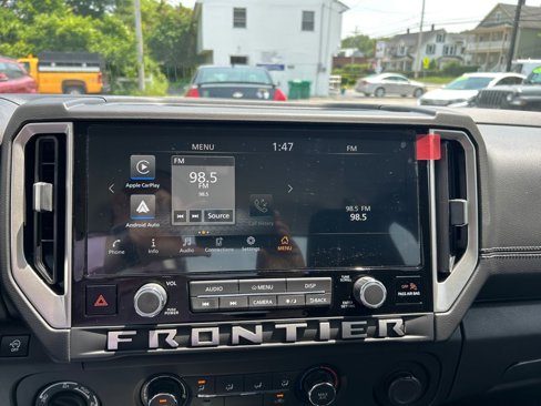 Used 2025 Nissan Frontier SV image 23