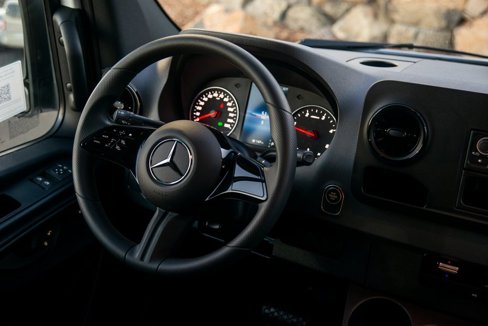 Used 2025 Mercedes-Benz Sprinter 2500 image 34