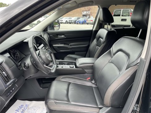 Certified 2024 Nissan Pathfinder SL image 14