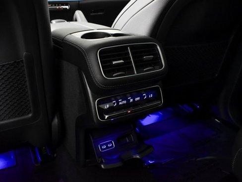 Certified 2025 Mercedes-Benz GLS 450 4MATIC image 38