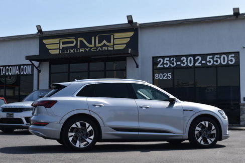Used 2022 Audi e-tron Premium image 4
