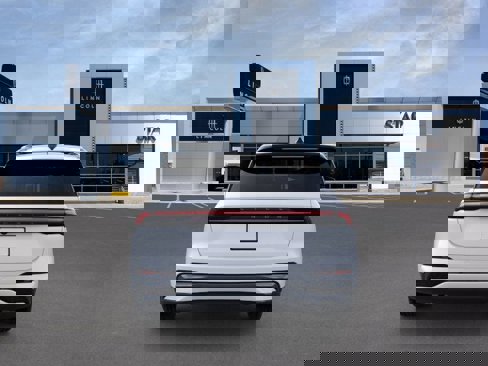 New 2025 Lincoln Nautilus Reserve image 5