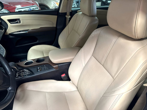 Used 2018 Toyota Avalon Limited w/ Carpet Mat Package image 48
