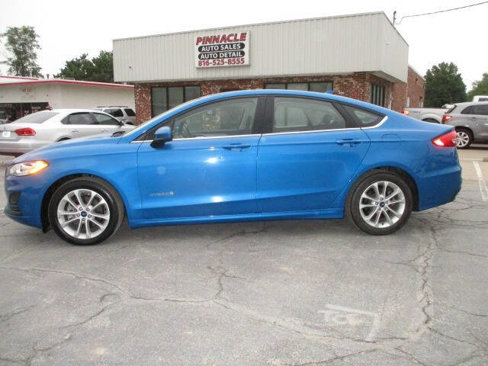 Used 2019 Ford Fusion SE image 1