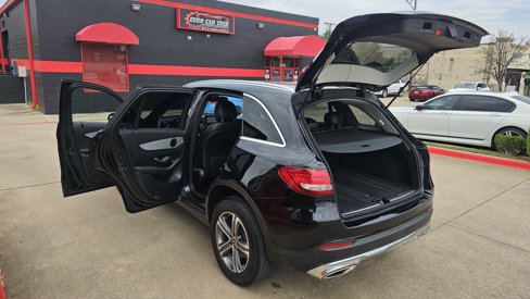 Used 2019 Mercedes-Benz GLC 300 w/ Premium Package image 18