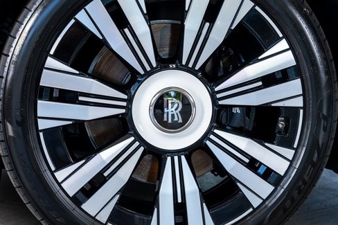 Used 2024 Rolls-Royce Spectre w/ Spectre Launch Package image 10
