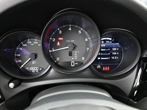 Certified 2025 Porsche Macan image 29
