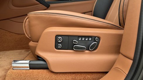 New 2025 Bentley Bentayga Plug-In Hybrid image 18