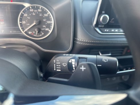 Used 2023 Nissan Rogue SV image 31