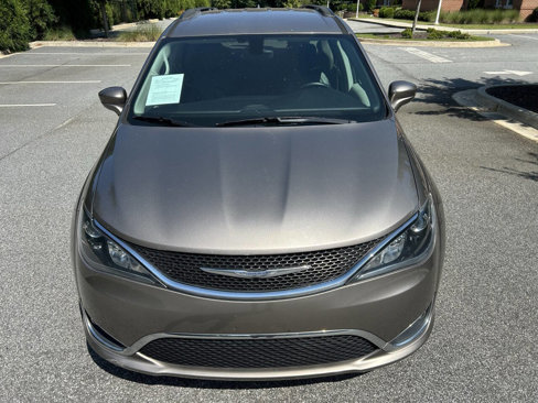 Used 2017 Chrysler Pacifica Touring-L image 4