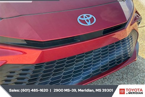 Used 2025 Toyota Camry SE image 21