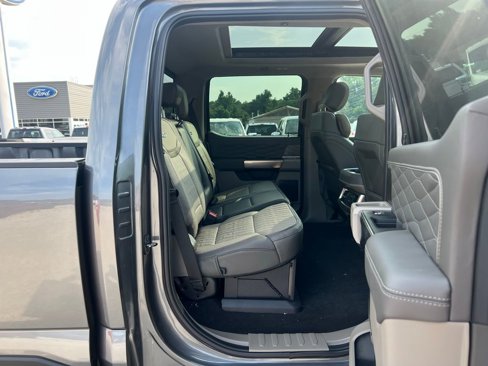 New 2025 Ford F250 Platinum w/ Platinum Plus Package image 21