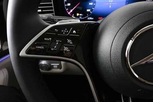 New 2026 Mercedes-Benz GLE 450e 4MATIC image 6