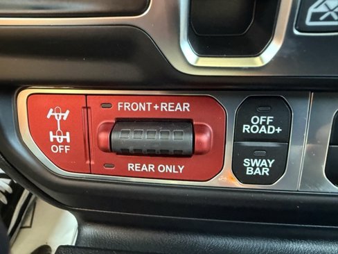 New 2025 Jeep Gladiator Rubicon image 32