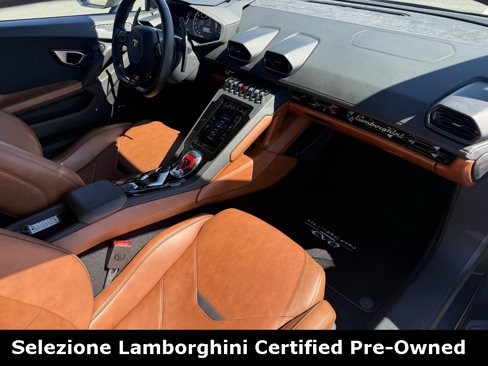 Used 2021 Lamborghini Huracan EVO image 18