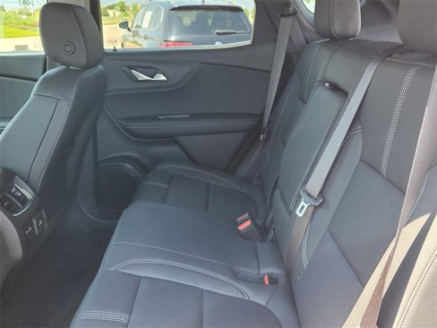 Used 2025 Chevrolet Blazer LT w/ Sound & Technology Package image 10