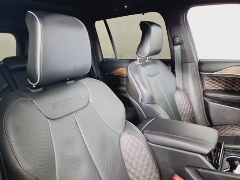 Used 2024 Jeep Grand Cherokee Summit w/ Luxury Tech Group V image 10
