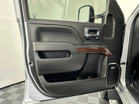 Used 2015 GMC Sierra 3500 SLT w/ Duramax Plus Package image 26