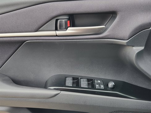 New 2025 Toyota Camry LE image 18