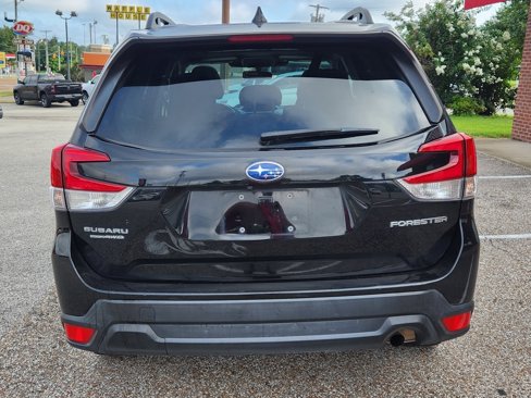 Used 2023 Subaru Forester Premium image 9