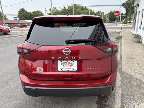 Used 2024 Nissan Rogue SV image 7
