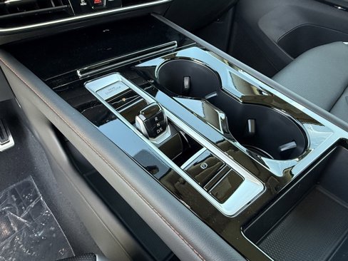 New 2025 Volkswagen Atlas Peak Edition SE image 19
