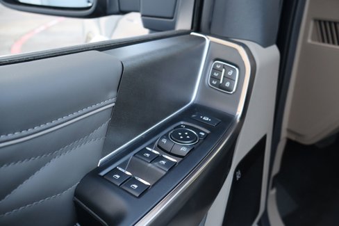 Used 2025 Ford F450 Platinum w/ Platinum Plus Package image 14