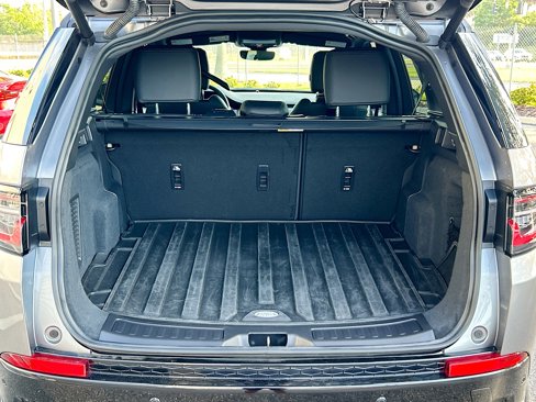 Used 2025 Land Rover Discovery Sport Dynamic SE image 8