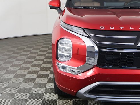 New 2025 Mitsubishi Outlander SEL image 17