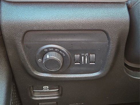 Used 2024 Jeep Grand Cherokee L Laredo image 32
