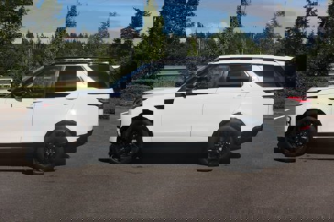 Used 2020 Land Rover Discovery Landmark image 4